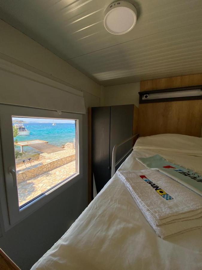 Beach House Danica - Resort & Tavern Bain, Free Transport, Pool, Island Of Zut - Kornati Pristanisce Exterior photo