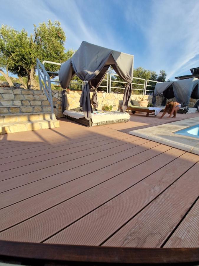Beach House Danica - Resort & Tavern Bain, Free Transport, Pool, Island Of Zut - Kornati Pristanisce Exterior photo