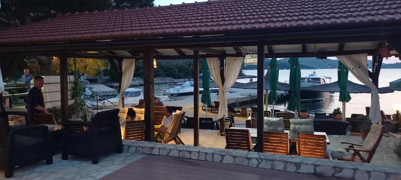 Beach House Danica - Resort & Tavern Bain, Free Transport, Pool, Island Of Zut - Kornati Pristanisce Exterior photo
